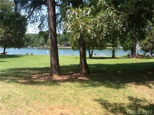 171 Shoreline Loop #33, Mooresville, NC 28117
