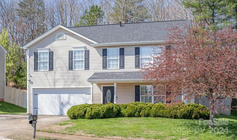 1948 8th St SE, Hickory, NC 28602