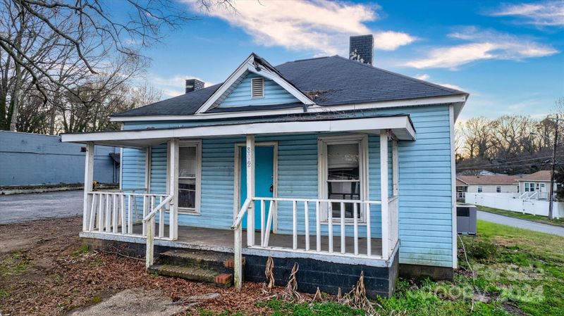 802 Hoskins Rd S, Charlotte, NC 28208