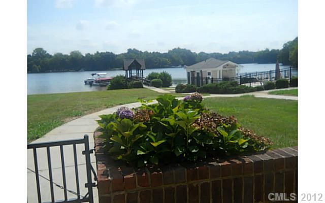 930 Jetton St #19, Davidson, NC 28036