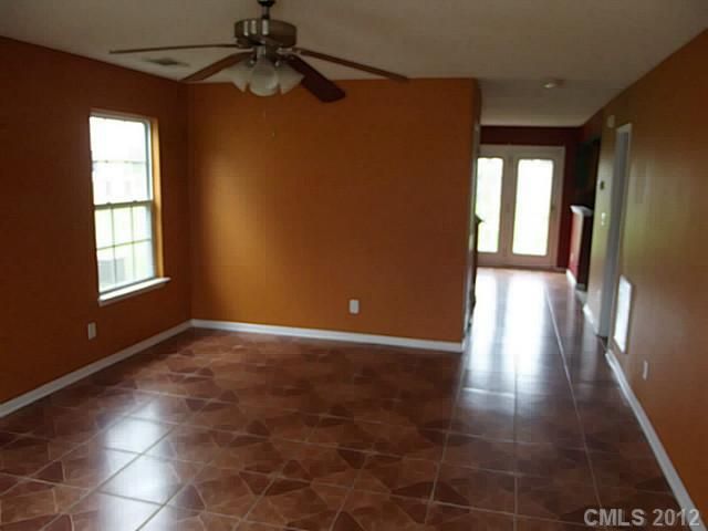 6214 Day Lilly Ln, Charlotte, NC 28216