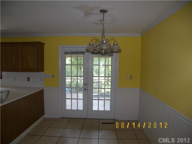 2912 Monarch Dr, Charlotte, NC 28214