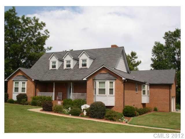140 Oak Meadow Rd, Mooresville, NC 28115