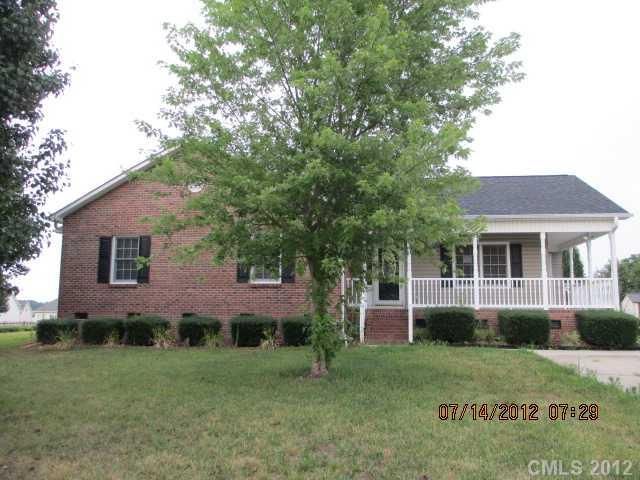 142 Summey Barker Dr, Dallas, NC 28034