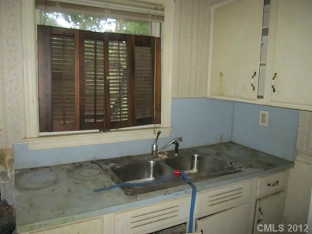 3200 Kempton Pl, Charlotte, NC 28208