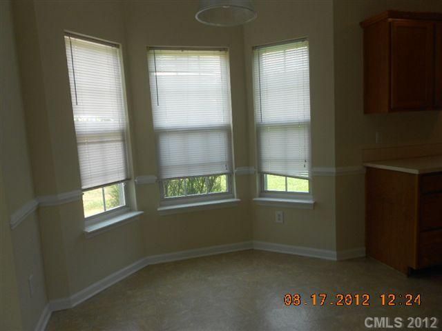 2805 Emerald Meadow Ln, Charlotte, NC 28273