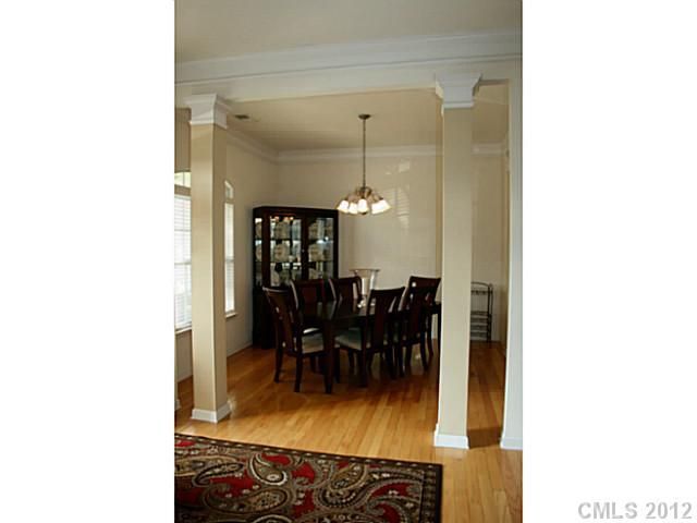 10015 Southampton Commons Dr, Charlotte, NC 28277