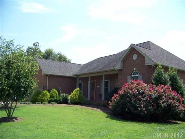 814 NE 5th St, Conover, NC 28613