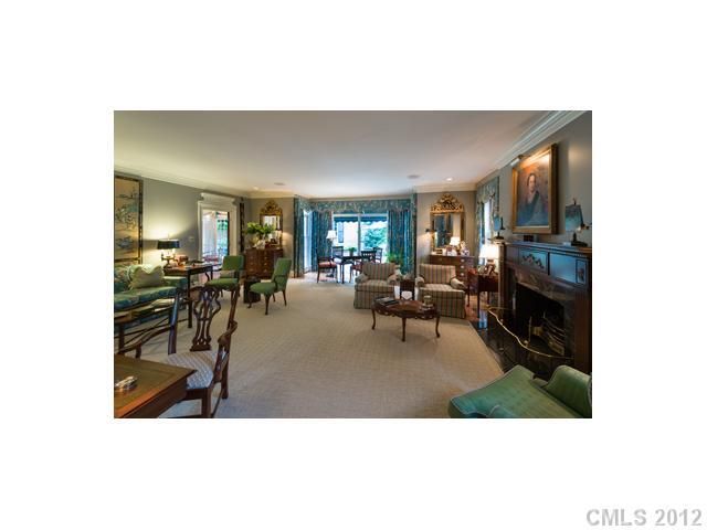 2136 Rolston Dr, Charlotte, NC 28207
