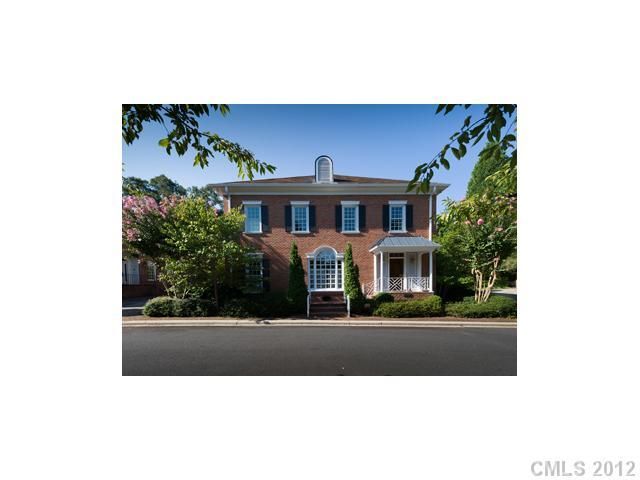 2136 Rolston Dr, Charlotte, NC 28207