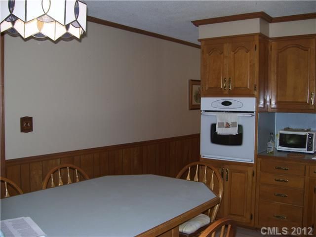 801 Crescent Dr, Cherryville, NC 28021