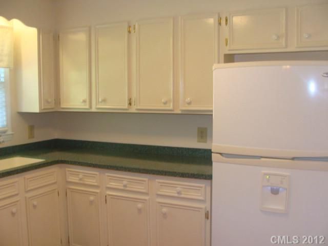 121 Lauren Ct, Gastonia, NC 28056