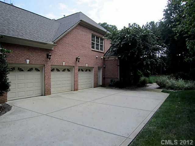 4260 Sailview Dr, Denver, NC 28037