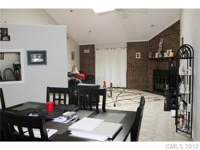 850 NE 8th St #Apt G, Hickory, NC 28601