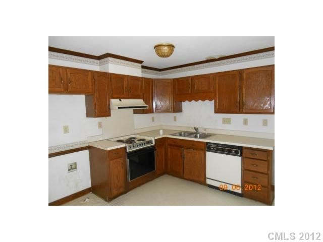 1126 Mccorkle Rd, Charlotte, NC 28214