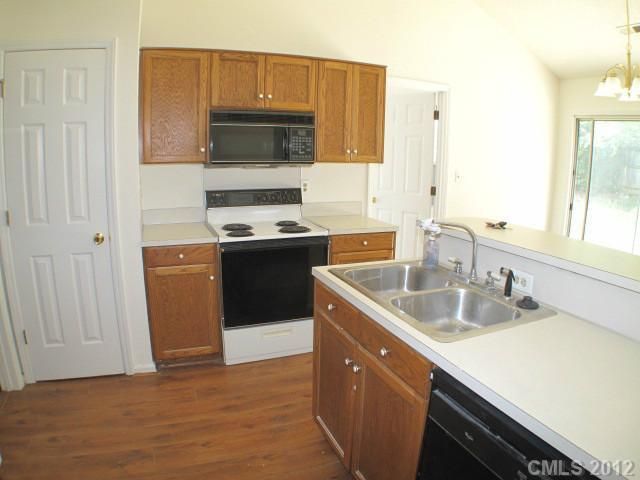 100 Winghaven Ct, Mooresville, NC 28117