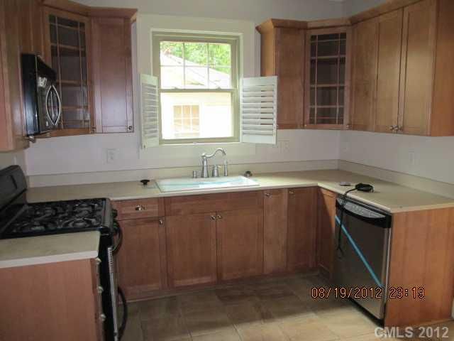 600 Summit Ave, Charlotte, NC 28208