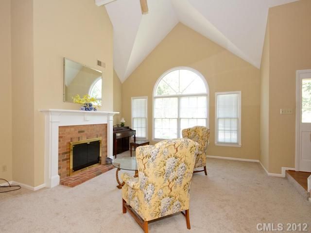 14604 Raynham Dr, Charlotte, NC 28262