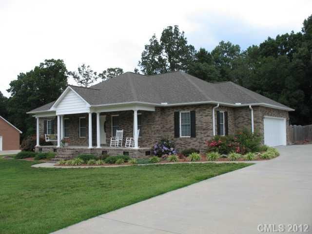 310 Wingmaster Dr, Mooresville, NC 28115