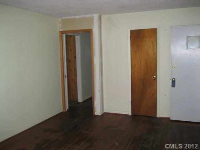 211 Madison Dr, Mount Holly, NC 28120