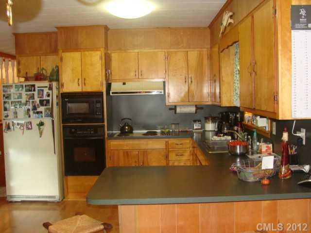 311 Hoke Dr, Dallas, NC 28034