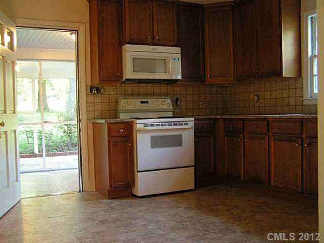 900 Cardinal Dr, Charlotte, NC 28205