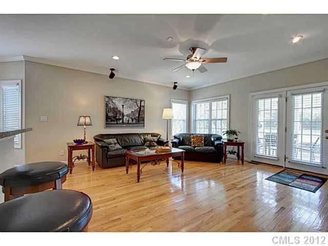 4002 Tillingmere Cir, Matthews, NC 28104