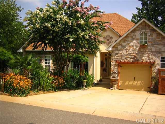 10444 Quiet Bay Ct, Charlotte, NC 28278