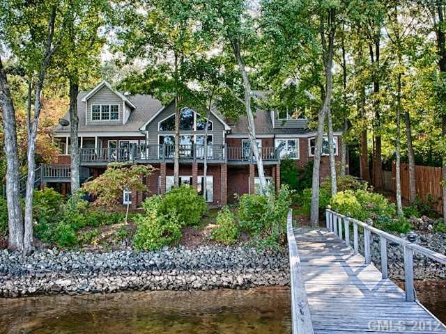 21504 Lake Point Ln, Cornelius, NC 28031