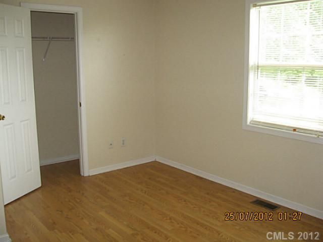 935 Park Cir, Lincolnton, NC 28092