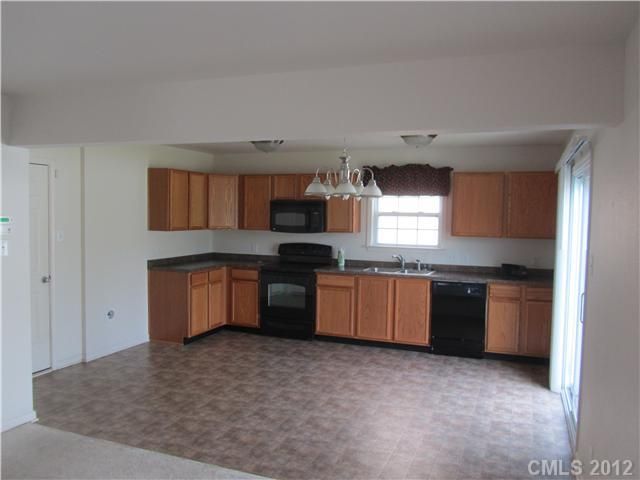 299 Ranlo Ave, Gastonia, NC 28054