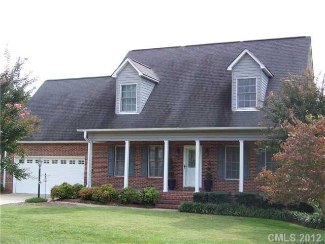 810 NE 5th St, Conover, NC 28613