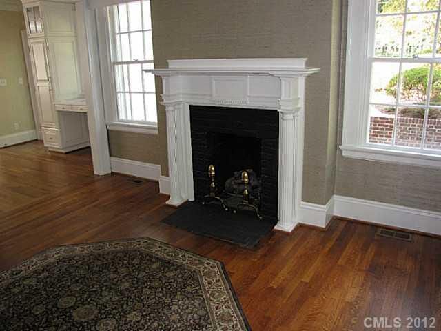 820 N Edgehill Rd, Charlotte, NC 28207
