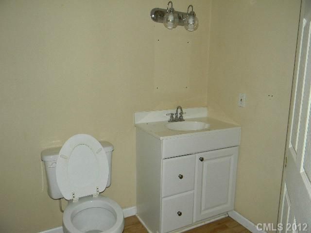 424 E Parker Ave, Mooresville, NC 28115