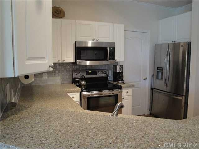 18515 Harborside Dr #10, Cornelius, NC 28031