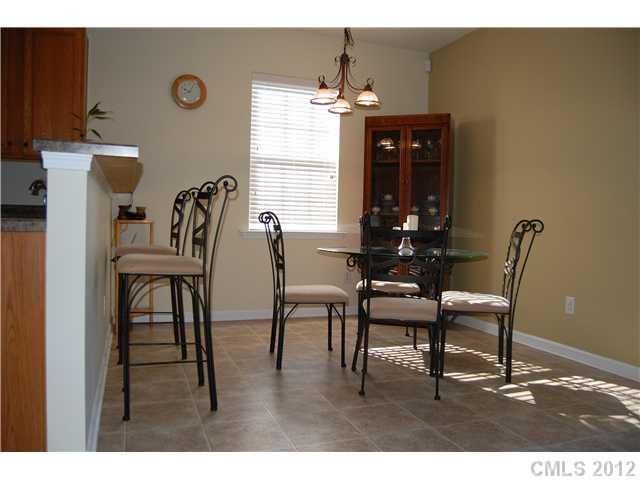 4000 Houldsworth Dr, Charlotte, NC 28213