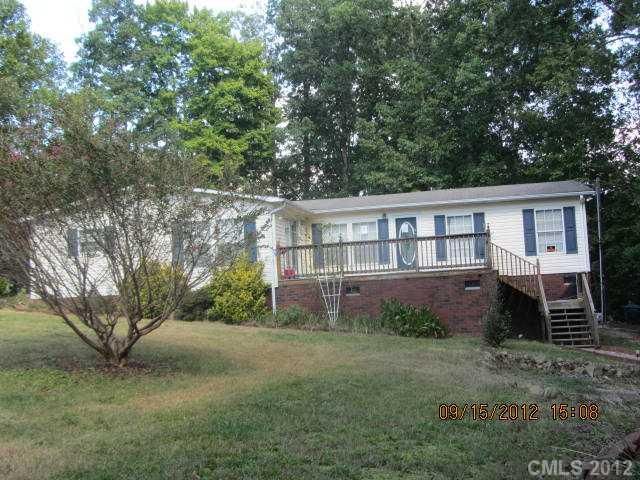 135 Fox Trail Dr, Mount Holly, NC 28120