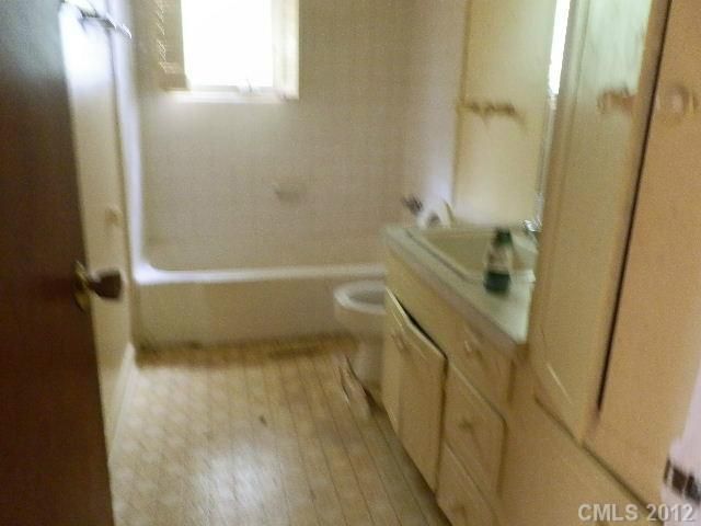 3700 Seaman Dr, Charlotte, NC 28217