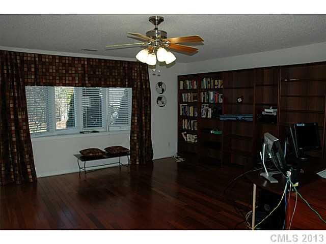 7116 Forest Hills Dr, Denver, NC 28037