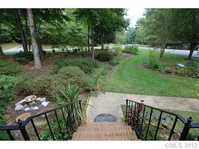 13910 Creekside Dr, Matthews, NC 28105