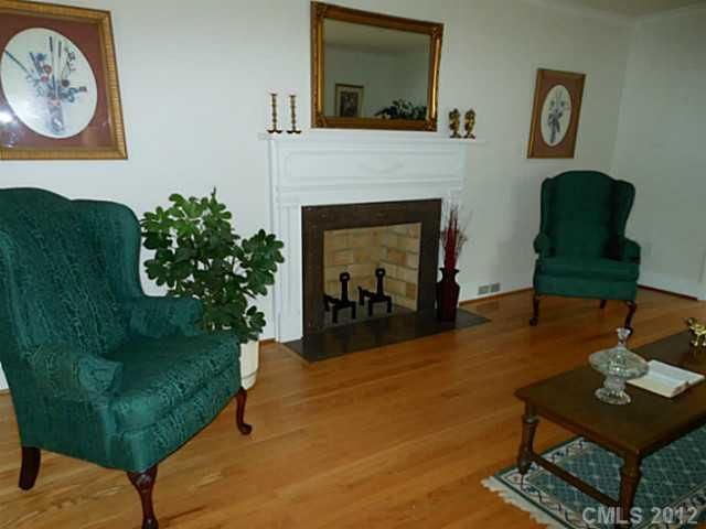 1651 Medford Dr, Charlotte, NC 28205