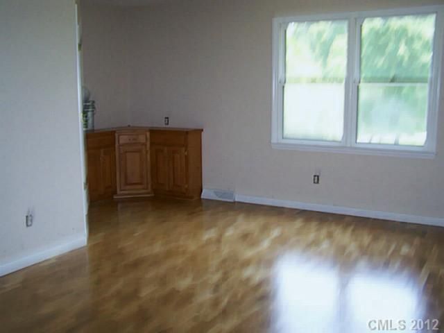 3925 Siesta Ln, Lincolnton, NC 28092