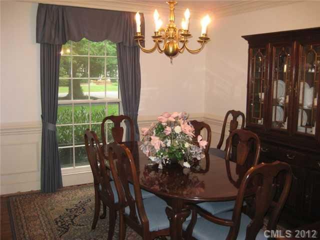 2000 Clematis Dr, Charlotte, NC 28211