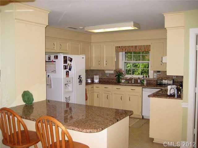 2000 Clematis Dr, Charlotte, NC 28211