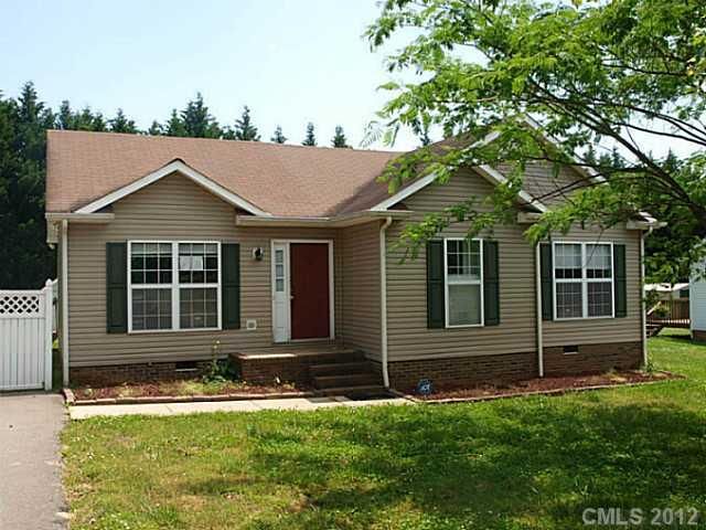354 NW 19th St, Hickory, NC 28601
