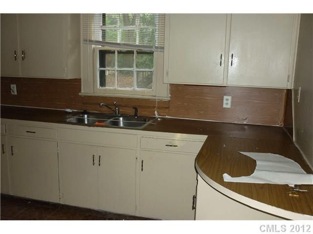 3822 Plainview Rd, Charlotte, NC 28208