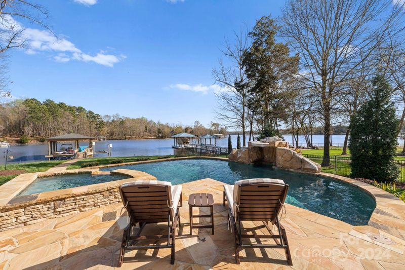 846 Armstrong Rd, Belmont, NC 28012