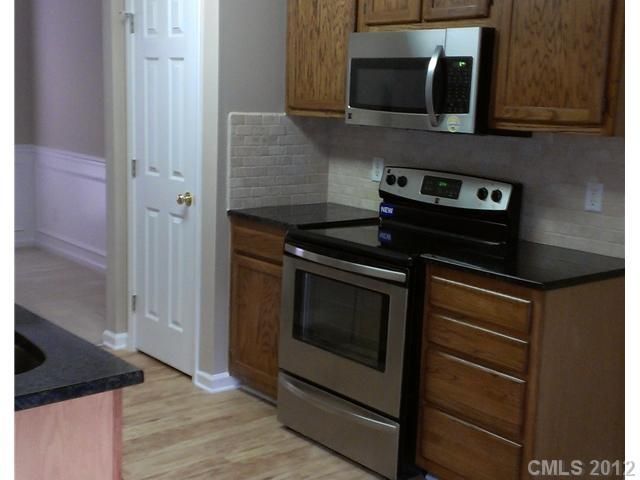 8307 Vermilion Dr, Charlotte, NC 28215