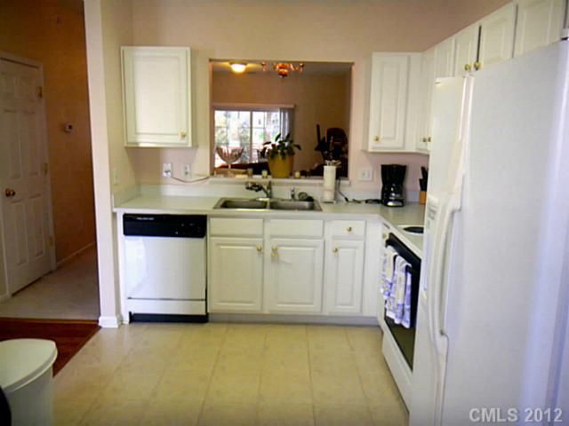 8061 Stoneham Ct #8061, Matthews, NC 28105