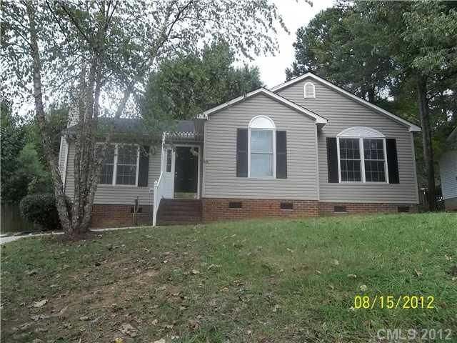 7012 Idlewild Brook Ln, Charlotte, NC 28212